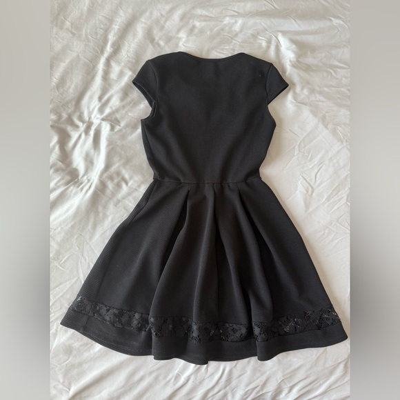 Paper Doll Dress - Picture 2 of 2